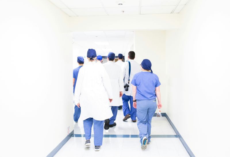 One in 10 doctors and nurses in Europe experience suicidal thoughts, a new survey carried out by the World Health Organization (WHO) in Europe showed.