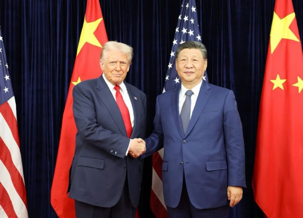 US President Donald Trump and Chinese leader Xi Jinping at their bilateral meeting in South Korea