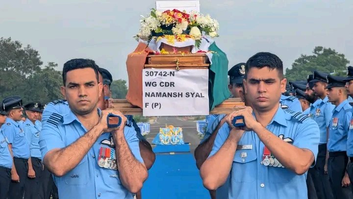 Tejas crash - The body of Wing Commander Namansh Syal being brought to his family