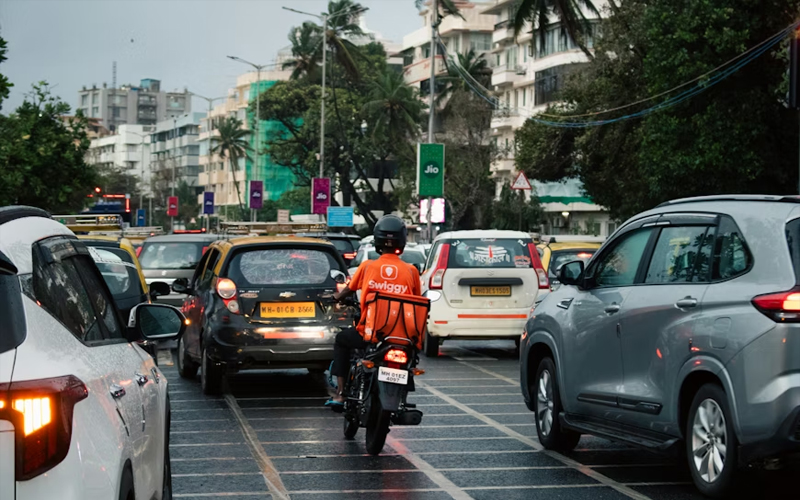 Bengaluru man dumps ₹25 LPA job to become food delivery agent — His reason will shock you